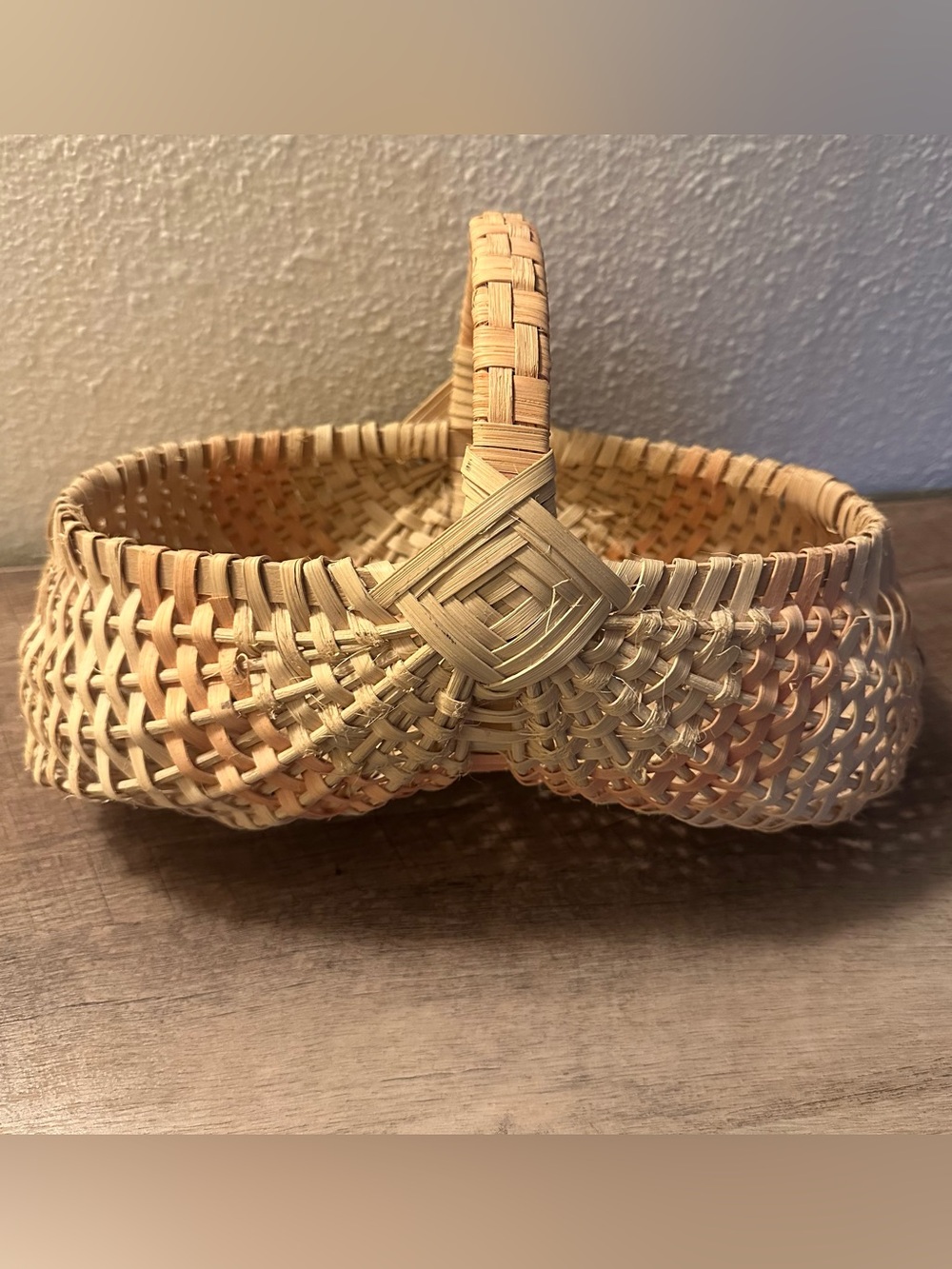 Handwoven Wicker Basket with Handle - Natural Straw Woven Wicker Ratan Buttocks